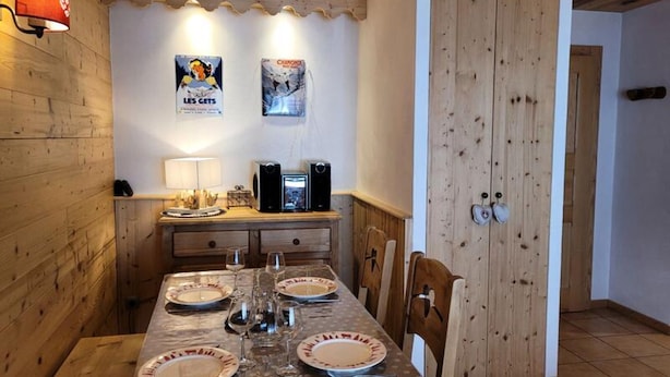 Dining - T3 Resort Center and Close to the ski Slopes (Les Gets)