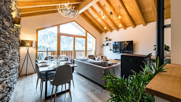 Living area - Apartment in Plan du Moulin Near Slopes (Saint-Sorlin-d'Arves)