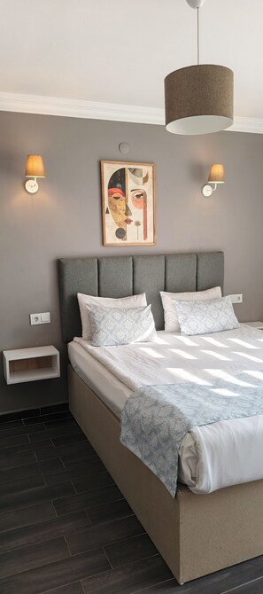 2 bedrooms, iron/ironing board, WiFi