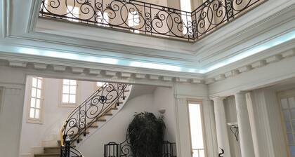 Chambre d'hÎtes dans Demeure Remarquable / entrée indépendante