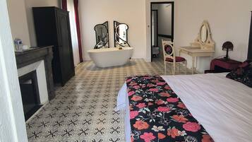 1 bedroom, internet, bed sheets