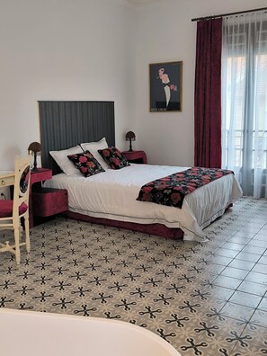 خدمة الإنترنت وملاءات أسرّة