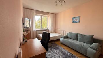 2 bedrooms, iron/ironing board, WiFi, bed sheets