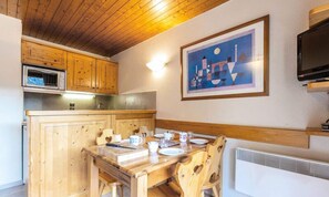 Dining - Apartment in Meribel With Lake Tueda View (Les Allues)