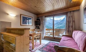 Living area - Apartment in Meribel With Lake Tueda View (Les Allues)