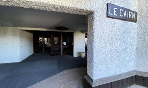 Exterior detail - Pleasant Studio for 4 People in the Heart of Les Orres (Les Orres)