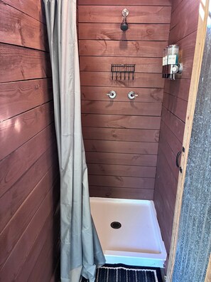 Shower, towels, toilet paper - Terrys Water Front Bungalow on The RiversEdge AC Heat in a private campground! (Smithville)