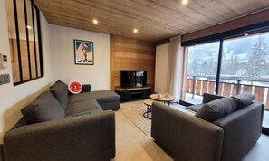 Living area - Apartment Near Mont Chery Ski Slopes (Les Gets)