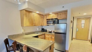 Coffee/tea maker, microwave, stovetop, dishwasher - Grand Lodge Crested Butte #425 | Walk to Lifts | Sleeps 6, Hot Tub (Crested Butte)