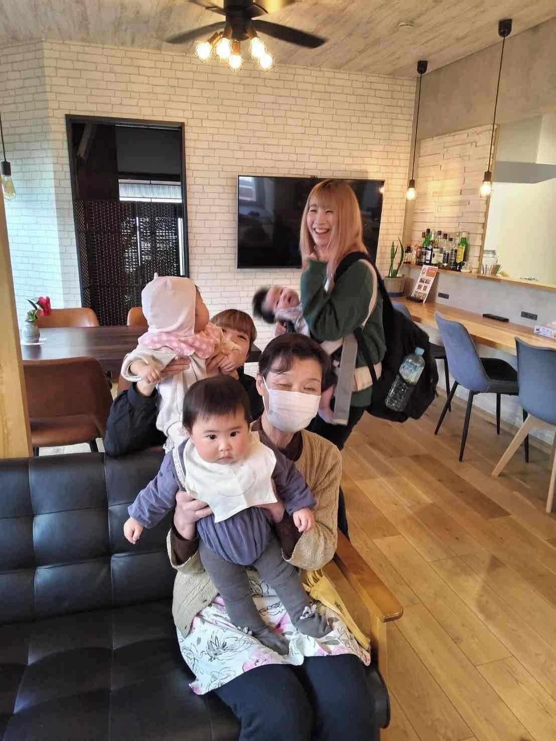 Hus, 1 soverom, ikke-røyk, kjøkken | Oppholdsområde | En 55-tommers Flatskjerm-TV med digitale kanaler