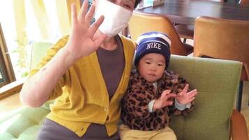 Desk, laptop workspace, free WiFi, bed sheets