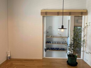 House, 1 Bedroom, Non Smoking, Kitchen | Desk, laptop workspace, free WiFi