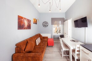 Living area - Central Edinburgh apartment near the beautiful meadows (Edinburgh)
