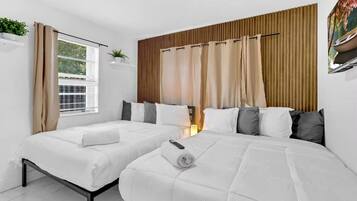 4 quartos, ferros/tábuas de passar roupa, Wi-Fi, roupa de cama