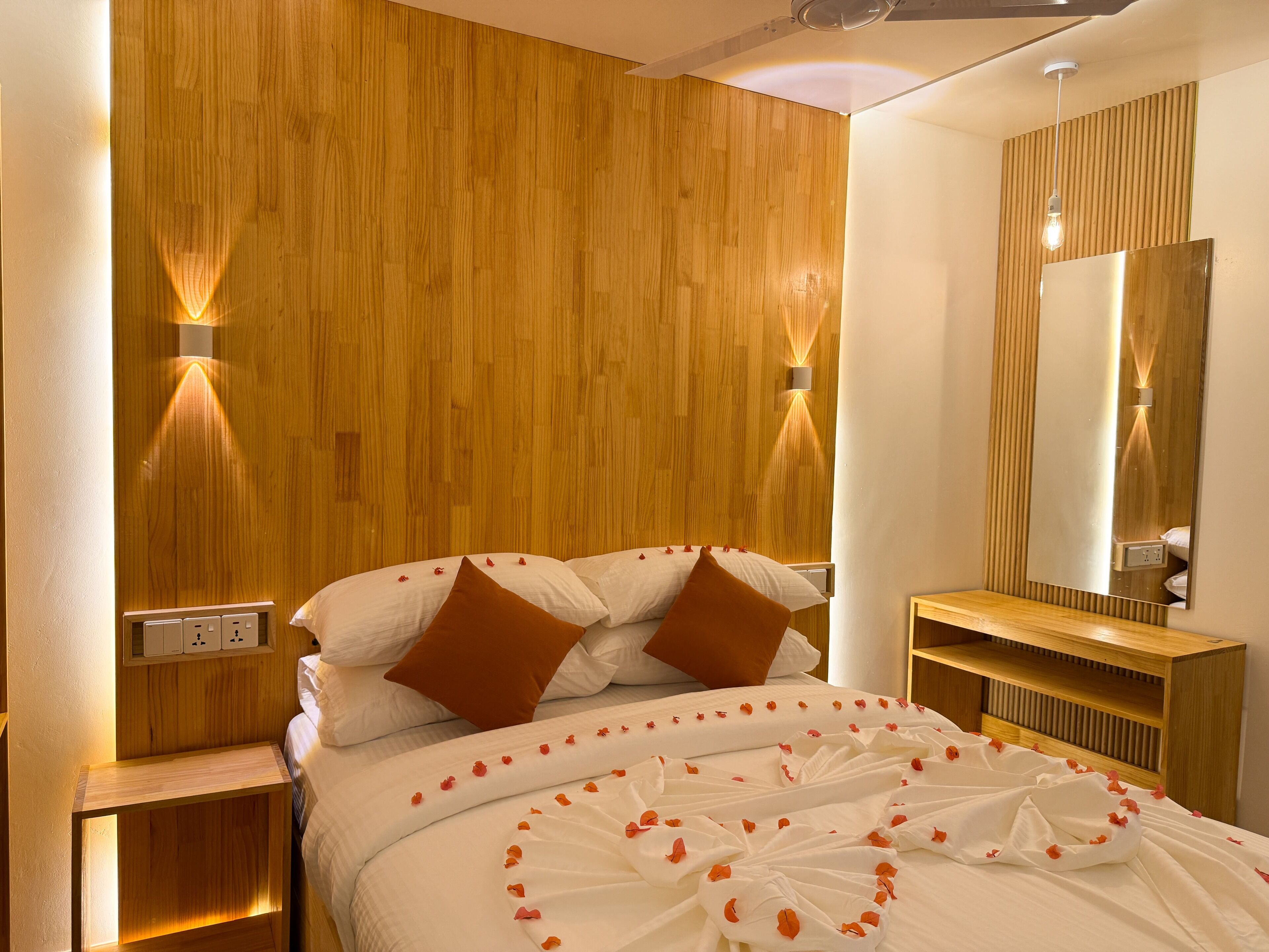 Chambre Double Deluxe, vue mer | Bureau, fer et planche à repasser, Wi-Fi gratuit