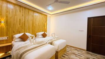 Desk, iron/ironing board, free WiFi