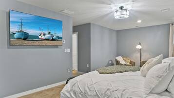 3 bedrooms, iron/ironing board, WiFi, bed sheets