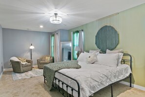 3 habitaciones, tabla de planchar con plancha, wifi y ropa de cama