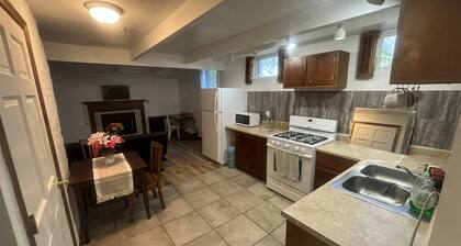 Charming lower-level suite close to ISU & downtown