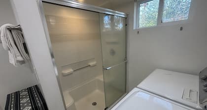 Charming lower-level suite close to ISU & downtown