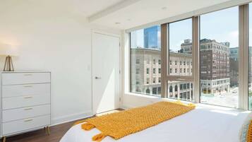 2 slaapkamers, een strijkplank/strijkijzer, reisbedje, wifi