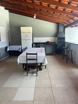 Dining - House with pool in Caraguatatuba (Caraguatatuba)
