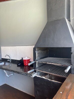 Private kitchen - House with pool in Caraguatatuba (Caraguatatuba)