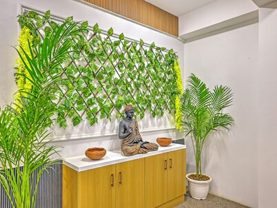 SkyLuxuria Hotel & Service Apartments 