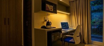 SkyLuxuria Hotel & Service Apartments
