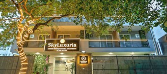 SkyLuxuria Hotel & Service Apartments 