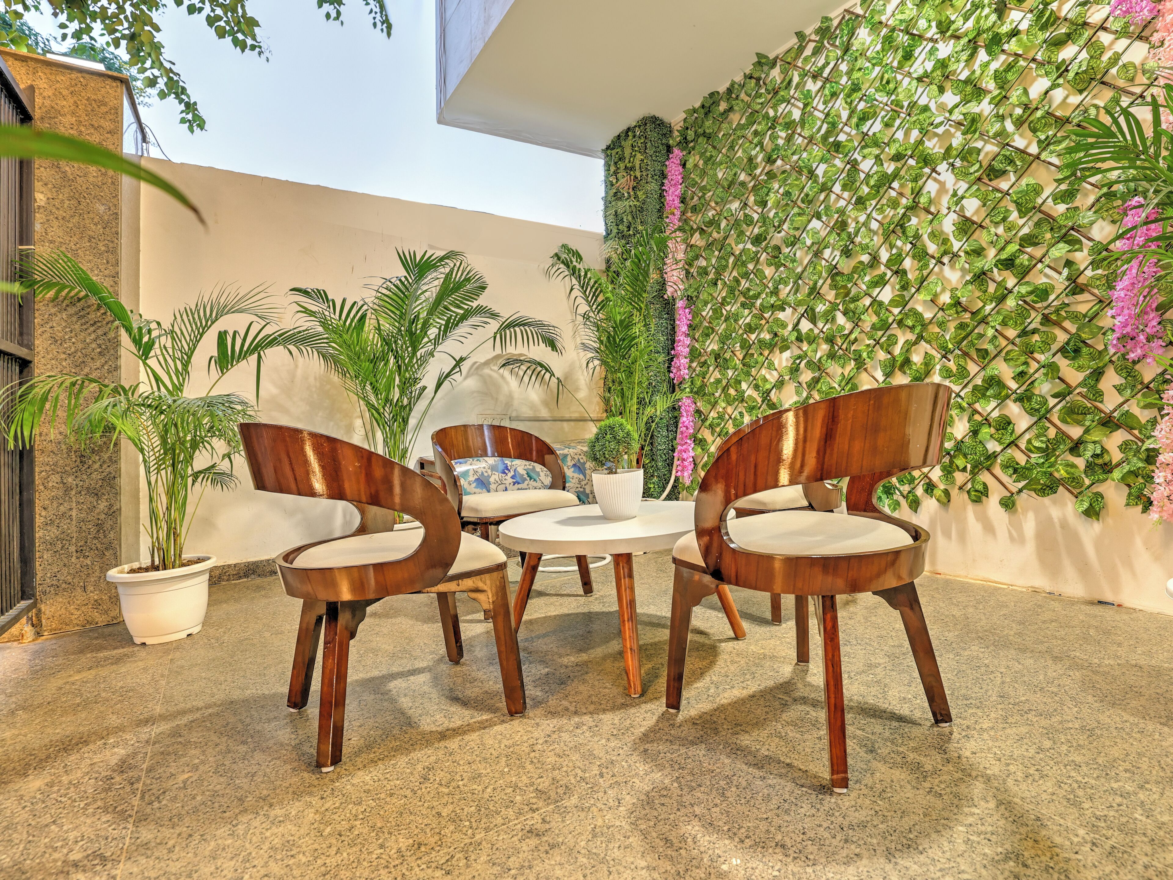 Vista frontal de la propiedad