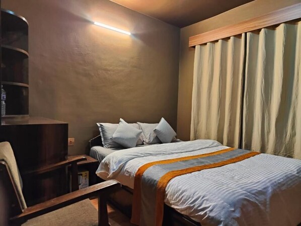 Standard Double Room | Free WiFi