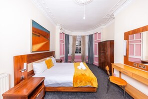 4 bedrooms, internet, bed sheets - Family friendly apartment in central Edinburgh (Edinburgh)