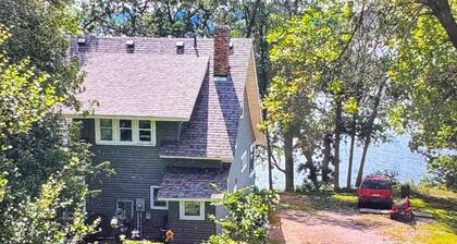 4 Bedroom Lake Home with Full Access and 20% Off for New Listing thru July 31