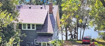 4 Bedroom Lake Home with Full Access and 20% Off for New Listing thru July 31