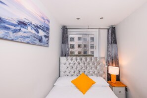 3 camere, accesso a Internet, lenzuola