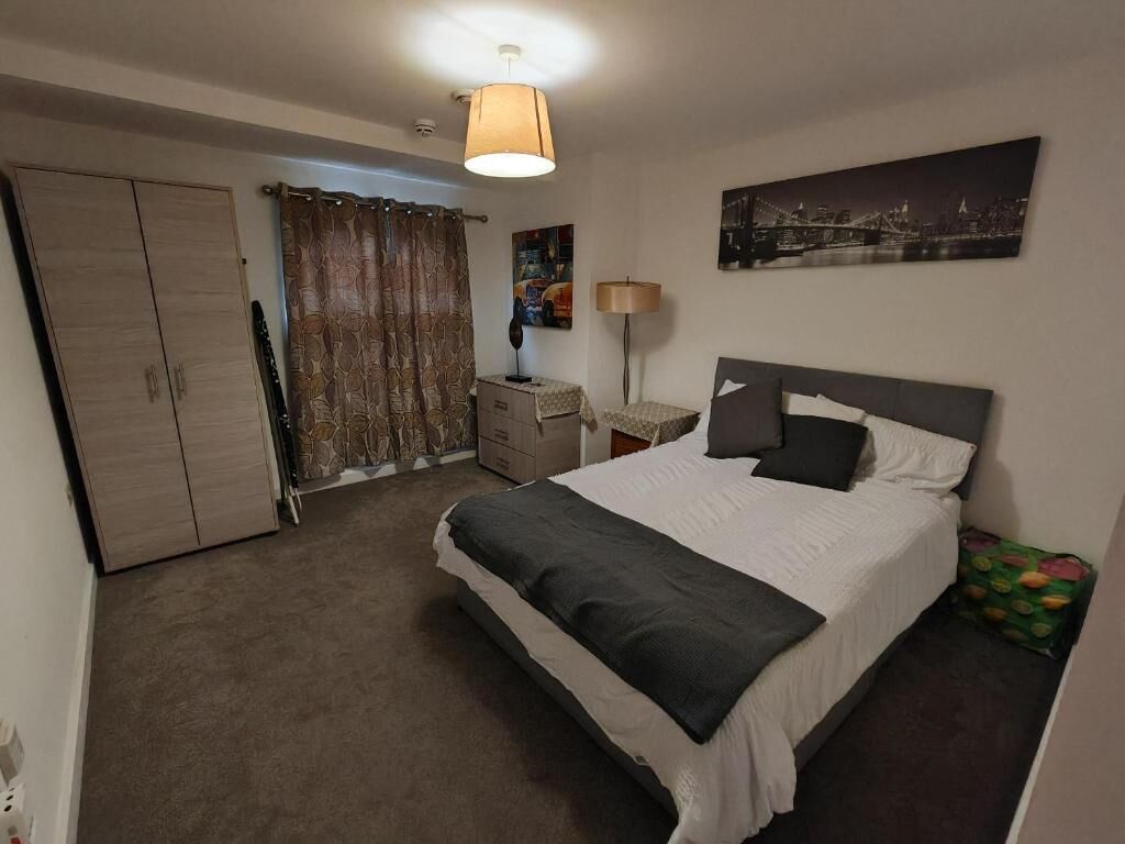 2 dormitorios, tabla de planchar con plancha, wifi y ropa de cama