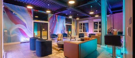 المنشأة من الداخل