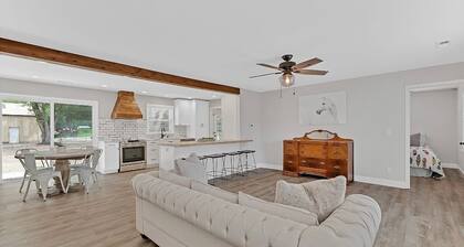 The cowboy Compound. 4-bedroom house in terrific Winfield with AC