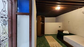 コンフォート シングルルーム パティオ | WiFi (無料)