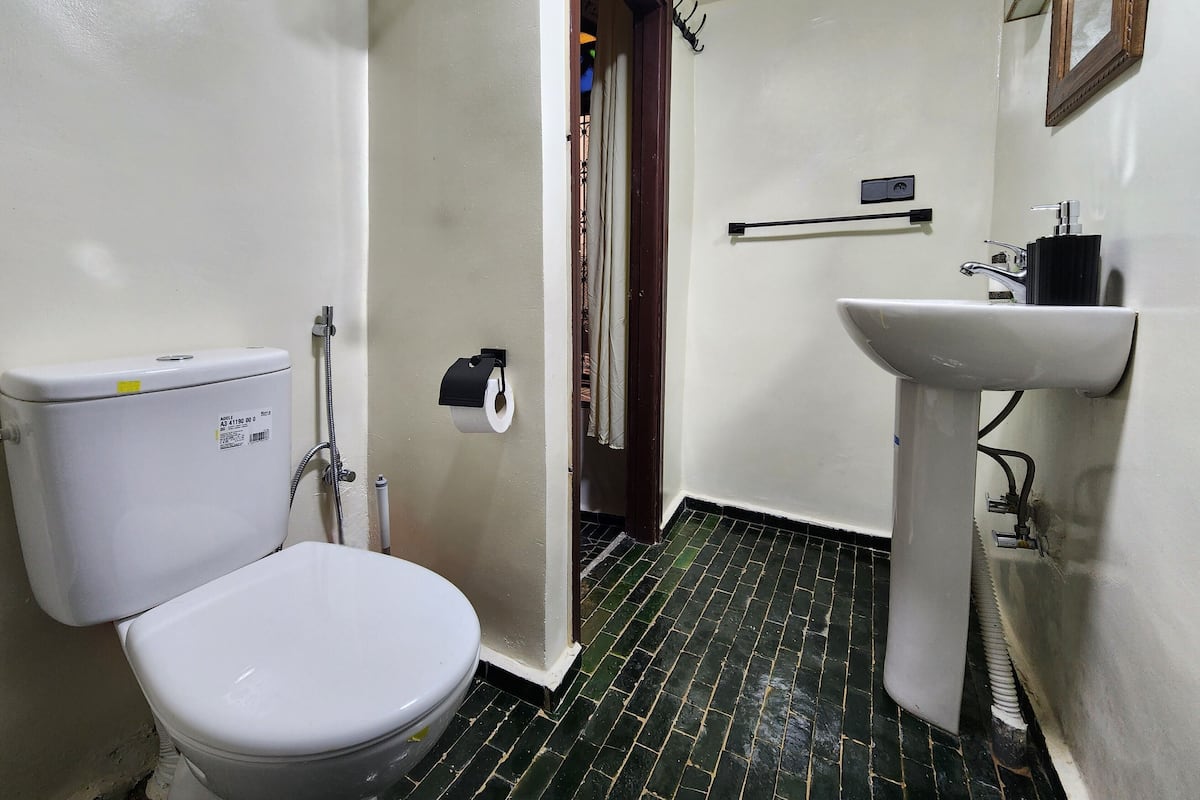 Comfort Triple Room, Patio | Bathroom