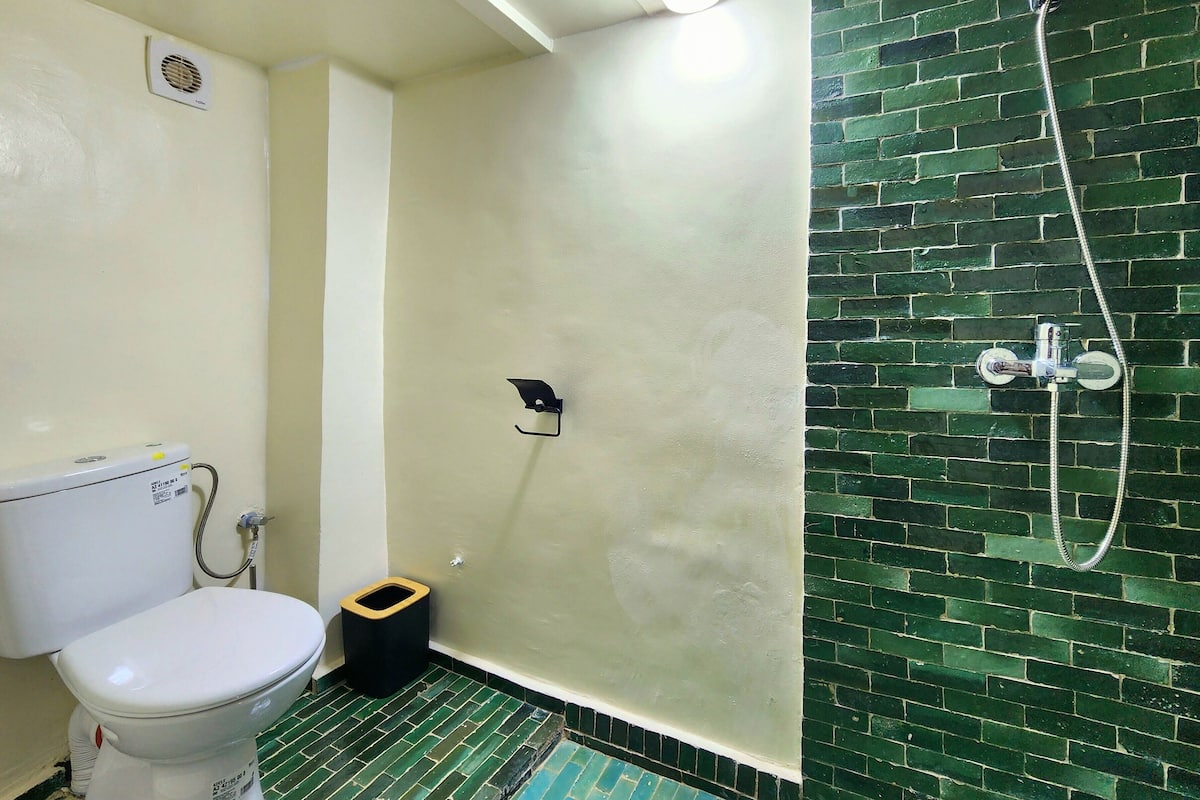 Comfort Double Room, Patio | Bathroom