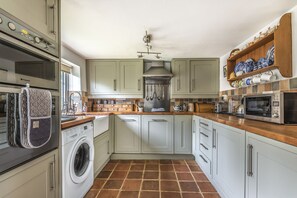 Refrigerador, microondas, horno y lavavajillas 