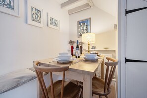 Dining - Grasshopper Cottage - sleeps 4 guests  in 2 bedrooms (Stanhoe)
