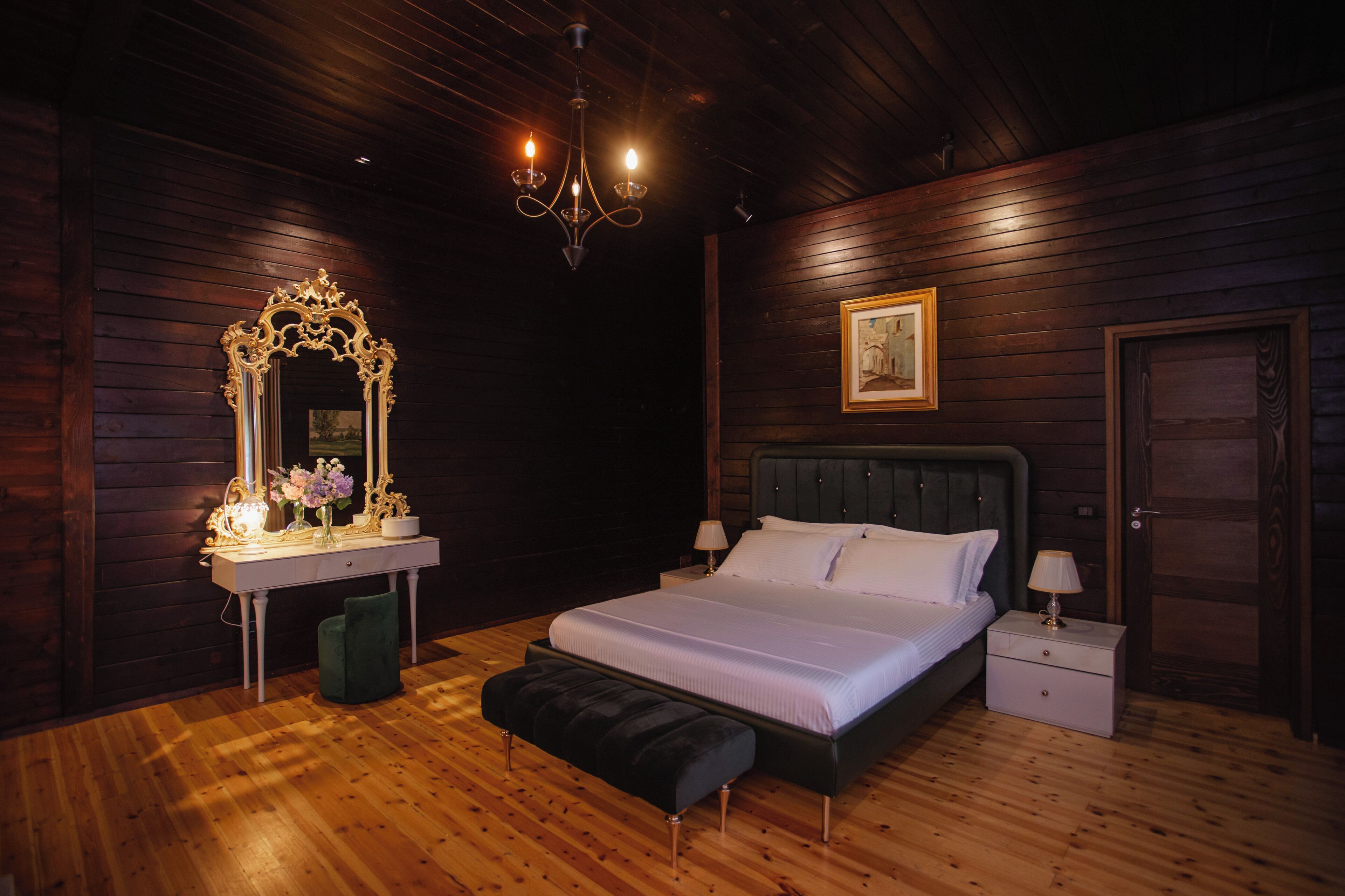 Classic-dobbeltværelse - udsigt til have | Mørklægningsgardiner, strygejern/strygebræt, gratis Wi-Fi