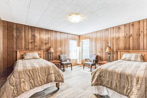 5 bedrooms, WiFi, bed sheets