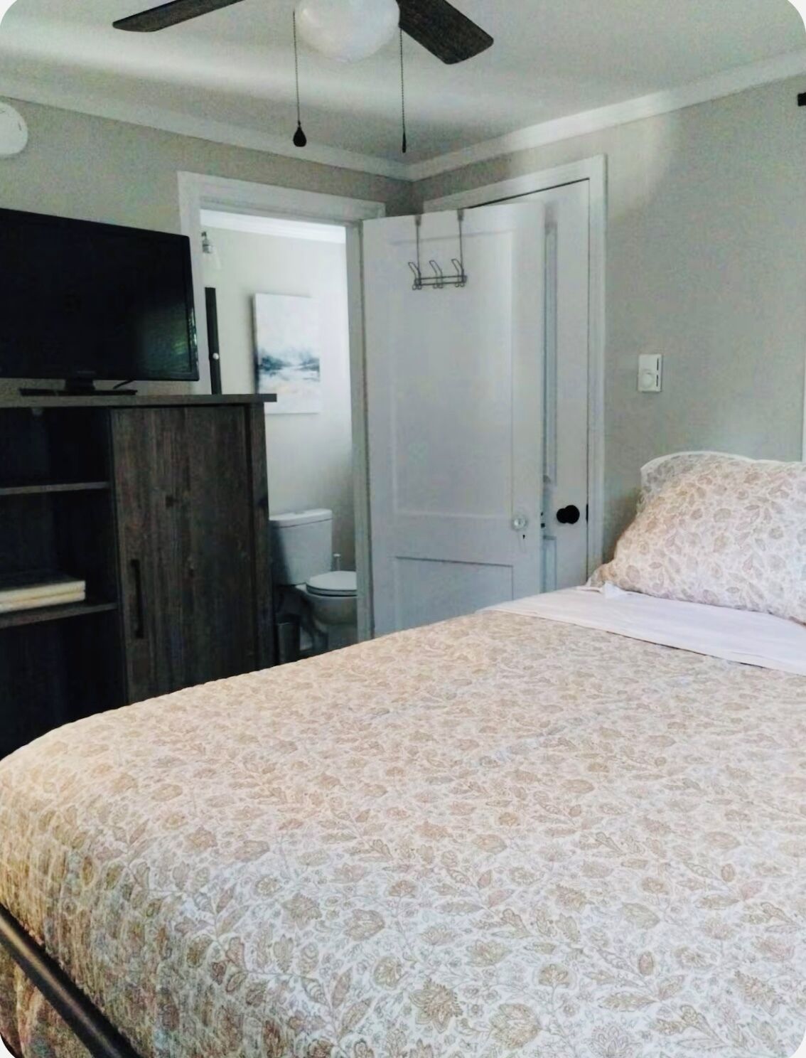 1 bedroom, iron/ironing board, internet, bed sheets