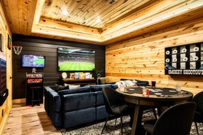 Spielezimmer