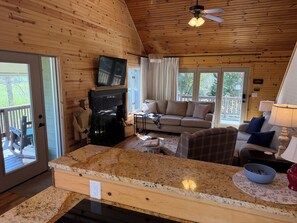 Living area - Blue Ridge Mtn Estate 5 BR 5 Bath, Arcade, Creek Blairsville 12 Acres Near Lake (Blairsville)