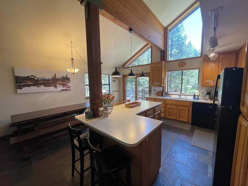 West Village-Kirkwood 2bdrm Cabin w/Loft & Views!
